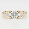 Trilogy-Ring Tria in 18k Gelbgold mit drei Diamanten