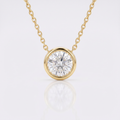Diamant-Anhänger Goccia in 18k Gelbgold, Solitär an feiner Kette